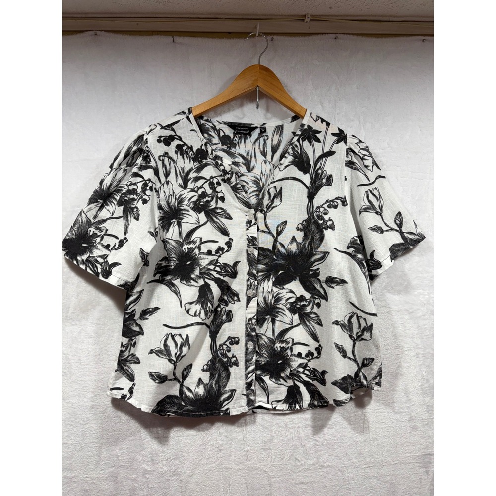 100% Cotton Unique‎ Spectrum Mlle Gabrielle Floral Blouse Black White V-Neck | M